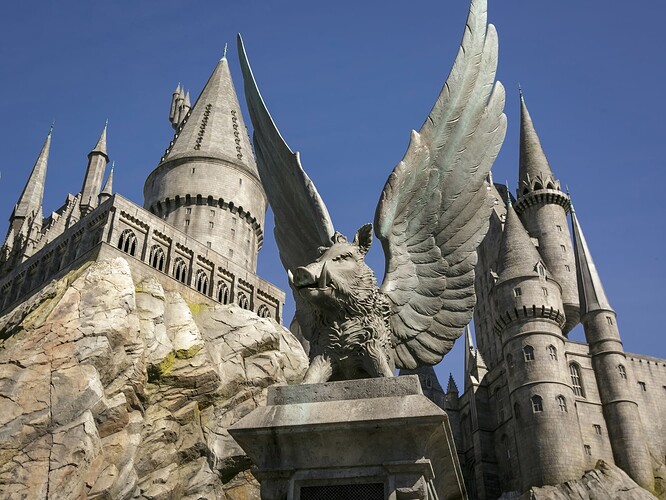 Hogwarts-Castle-Flying-Boars-WWoHP-at-USH-PhotoCredit-David-Sprague